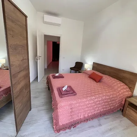 Casa Rosella Sul Lago شقة
